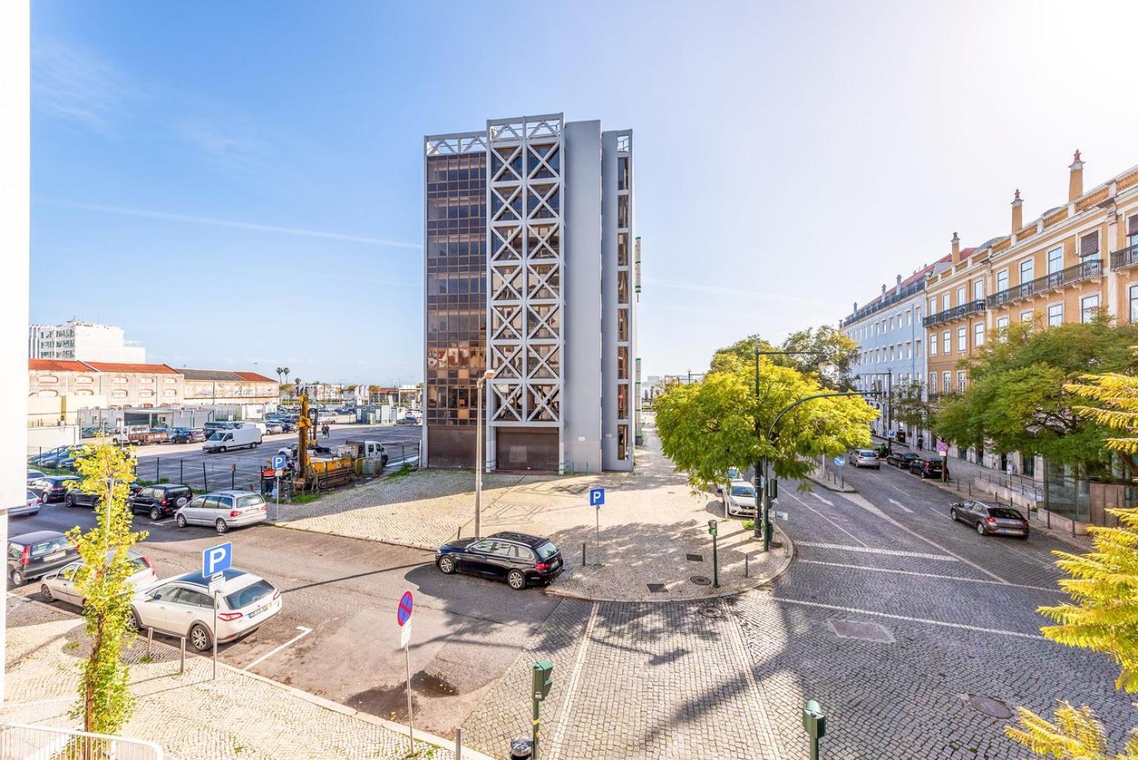 Apartmán Guestready - 2Br Apt Carlos I With Terrace And Gym Lisboa Exteriér fotografie